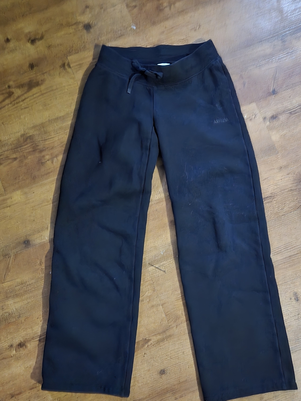 Aritzia Black Straight-Leg Sweatpants with Drawstring